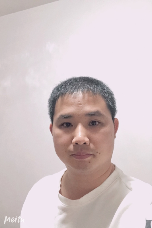 小梁的第一张照片--平潭征婚网