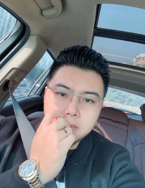 把苹果咬哭的第一张照片--平潭征婚网
