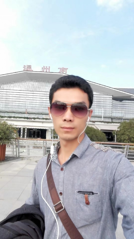 错把真心喂了狗的第三张照片--平潭征婚网