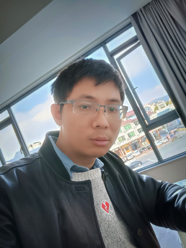 也许只是缺少一个拥抱的第二张照片--平潭征婚网