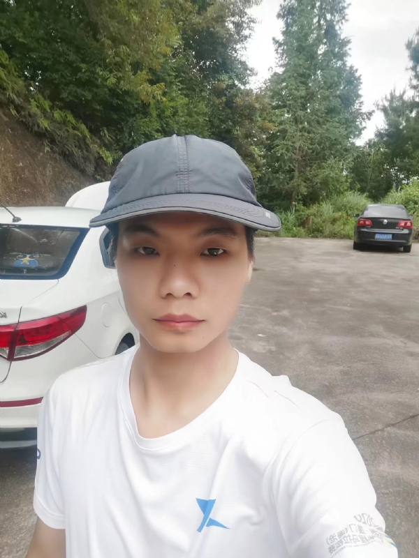 携手相伴的第一张照片--平潭征婚网