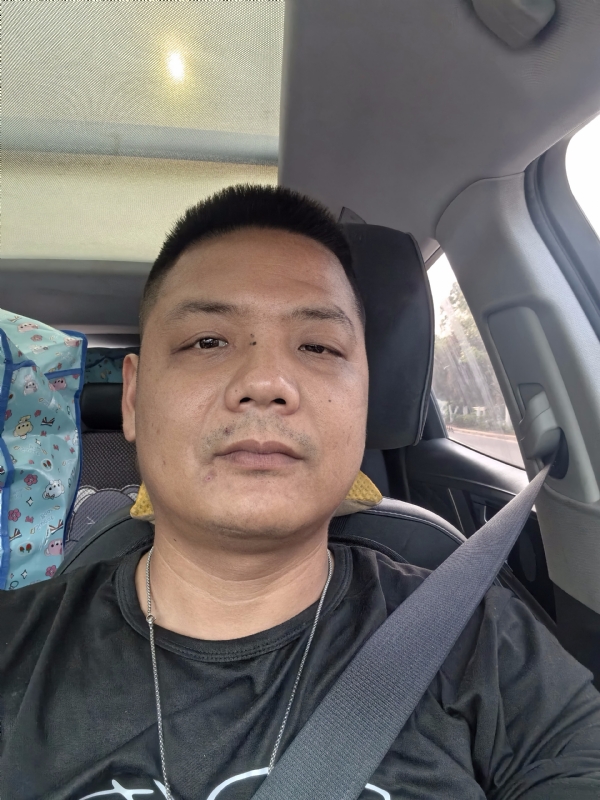 卖电池的大叔的第一张照片--平潭征婚网